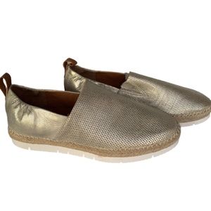 Kenneth Cole Gentle Souls New Lara A-line Sporty2 Gold Sneakers Size 6.5 Siz 9.5